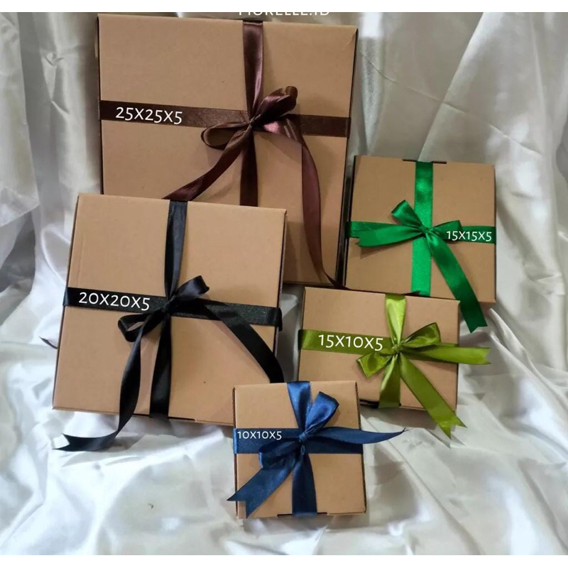 

Box Hampers | Box Kado | Kado ultah, annive, wisuda, dll
