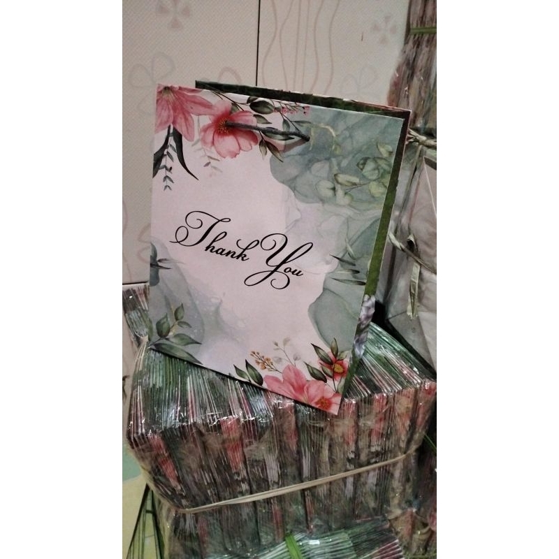

paperbag motif bunga , paperbag souvenir/hajatan ukuran 20x10x25 (min 1 lusin)