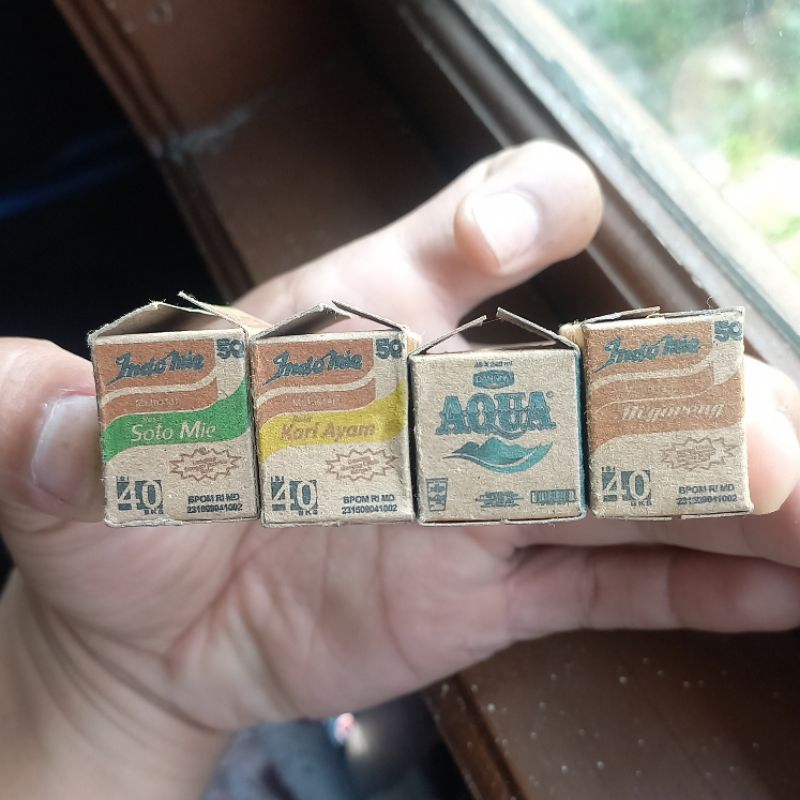 PAPERCRAFT KARDUS / MINIATUR KARDUS AQUA & INDOMIE untuk RC MN 1:12