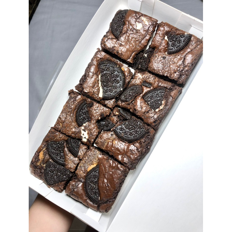 

Fudgy Brownie size 20x10