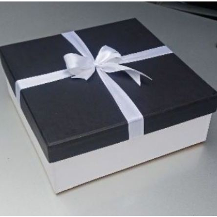 

(29x19x10cm) GIFT BOX KOTAK KADO HARDBOX TEBAL POLOS