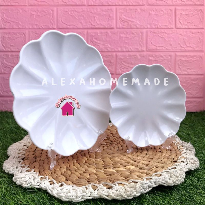 PIRING MELAMIN BUNGA PUTIH diameter 20 cm