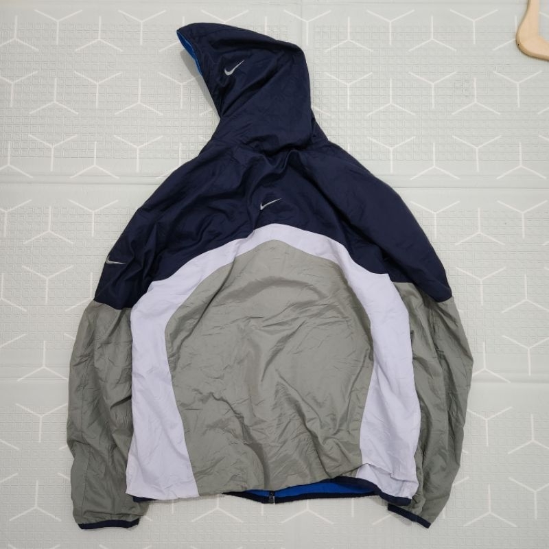 nike swoosh center colourblock reversible jacket