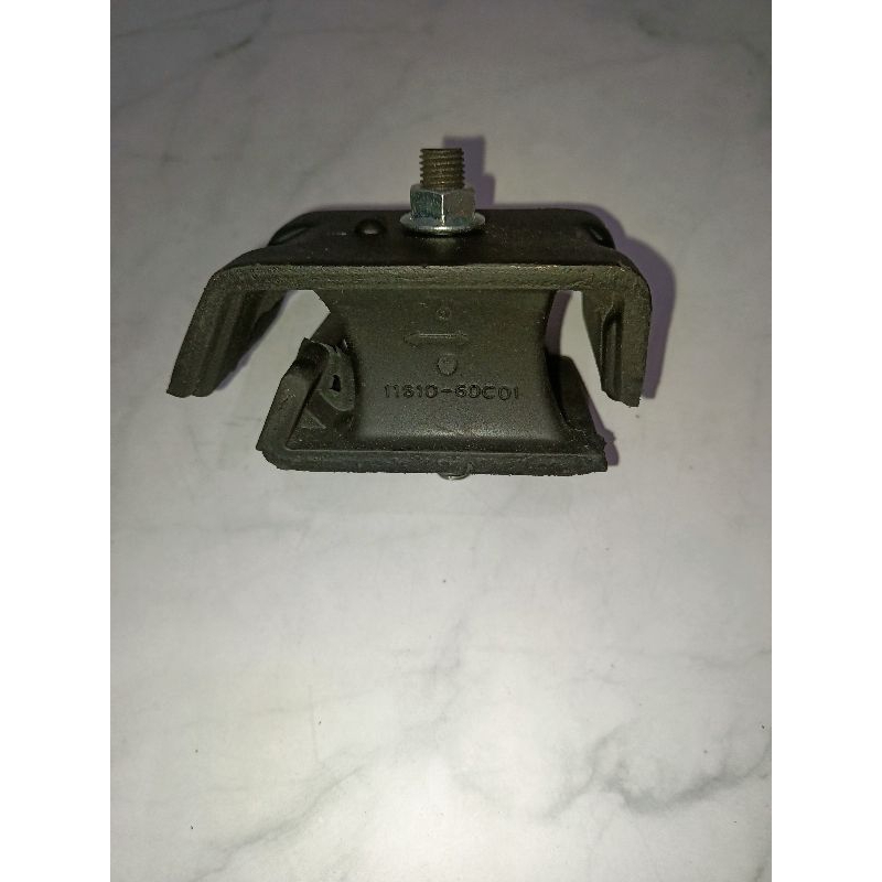 engine mounting Futura,T120 SS