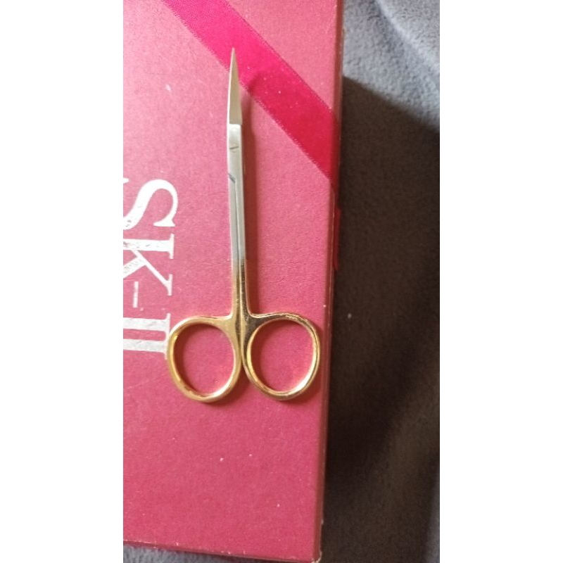 

Gunting iris scissors straight and curved.. with Germany tungsten carbide tc tips size 12cm.with Gold platted rings for grips...........................