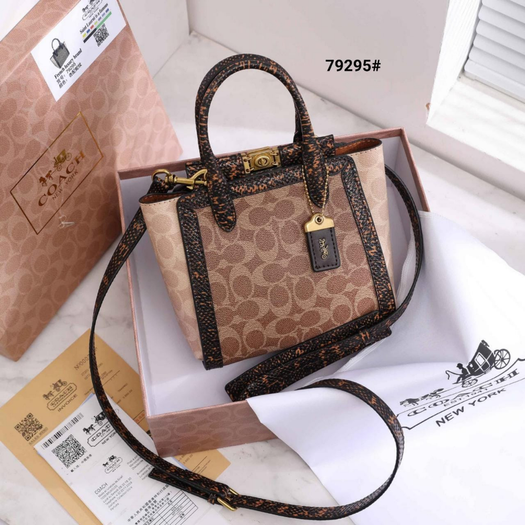 CHA 12  SV Coach Troupe Tote In Signature Bag Include Box Coach.....Kode 79295#