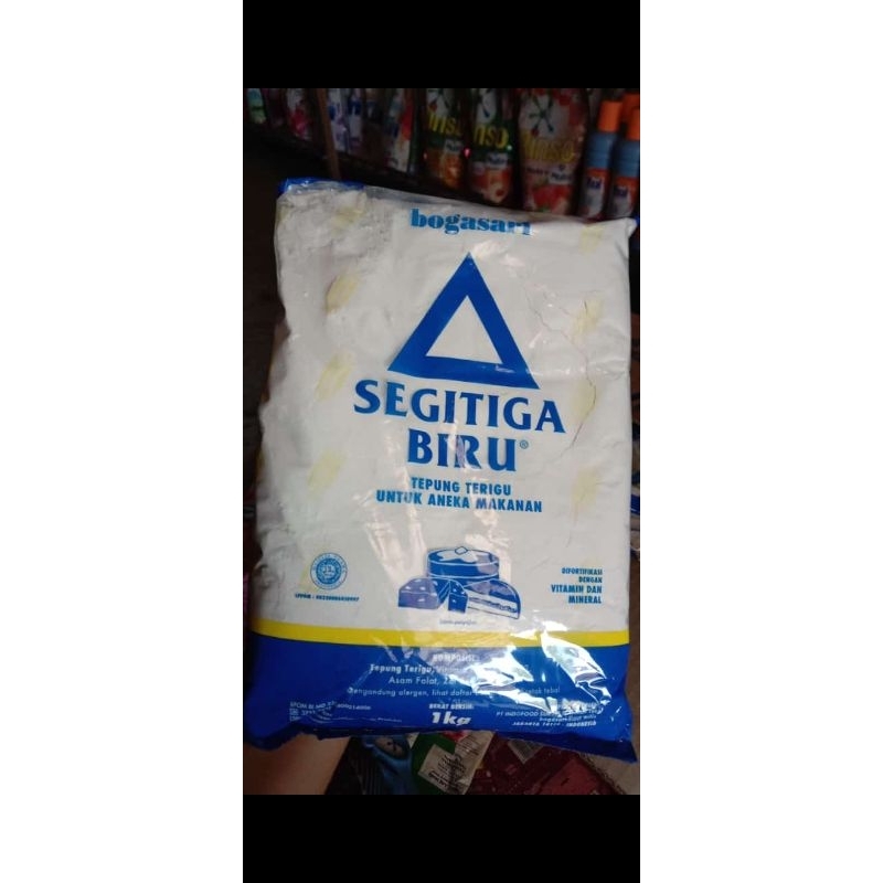 

Tepung terigu segitiga biru 1kg