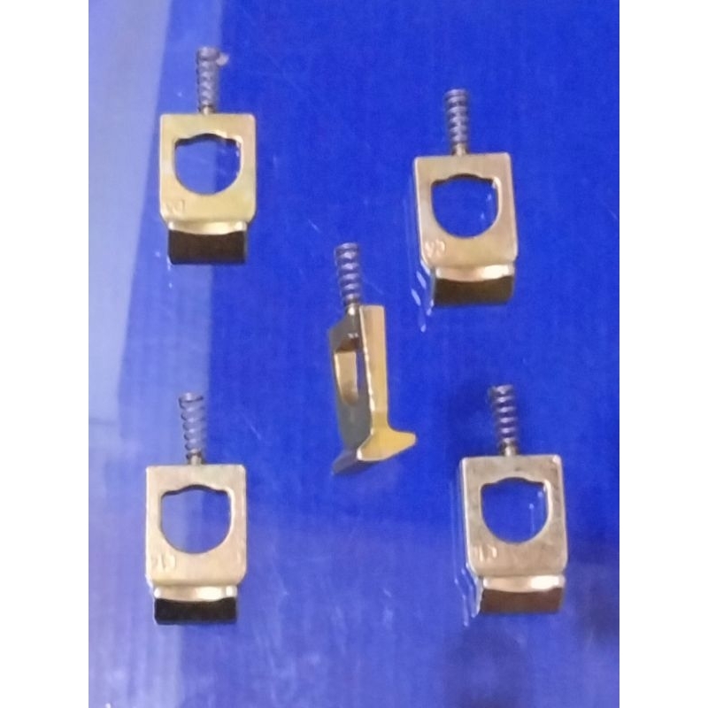 Paculan Regulator/ Pengait Regulator Gas LPG Per (Kuningan)