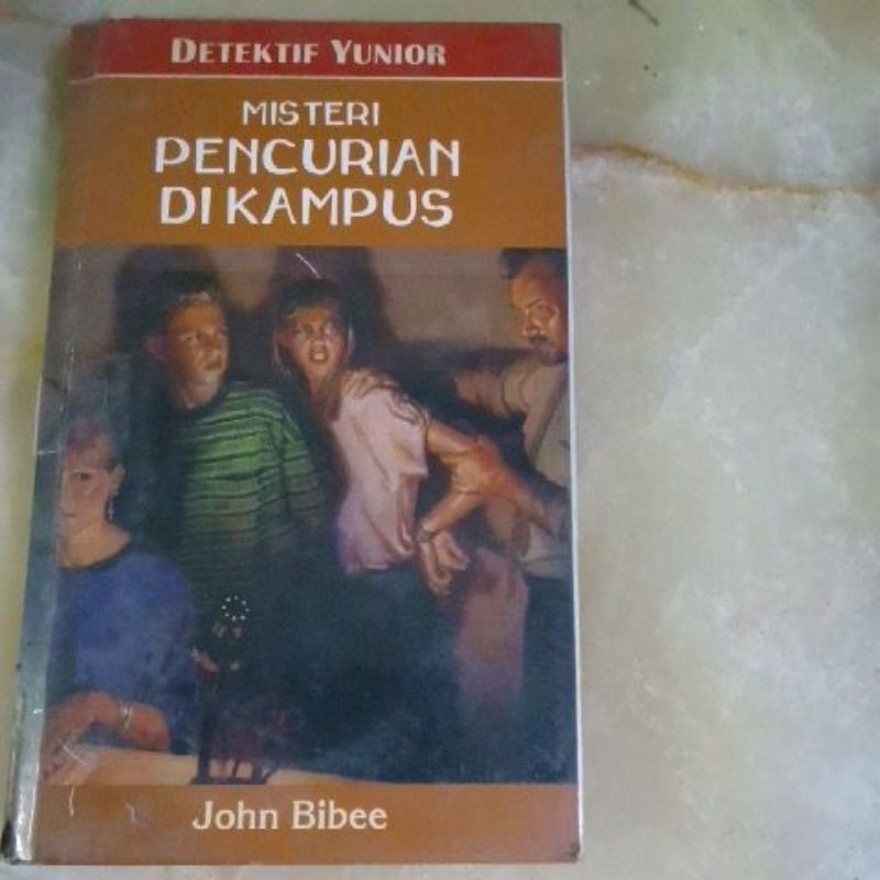 

Detektif Yunior buku
