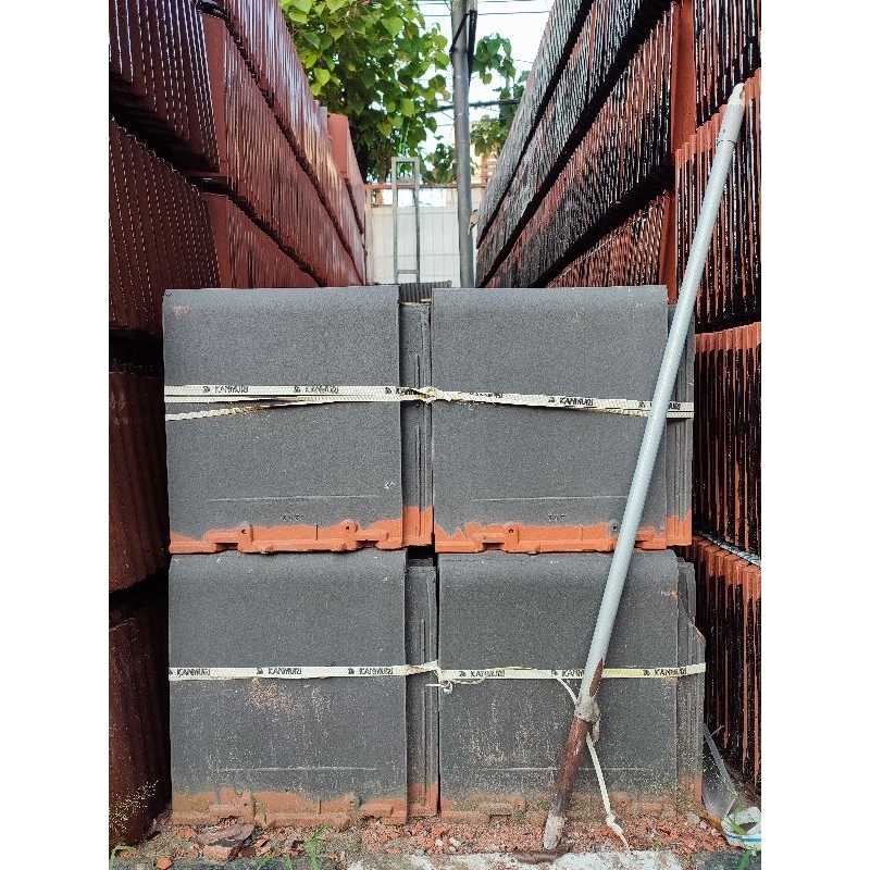 Genteng Keramik Kanmuri Flat Medy Grey KW 1