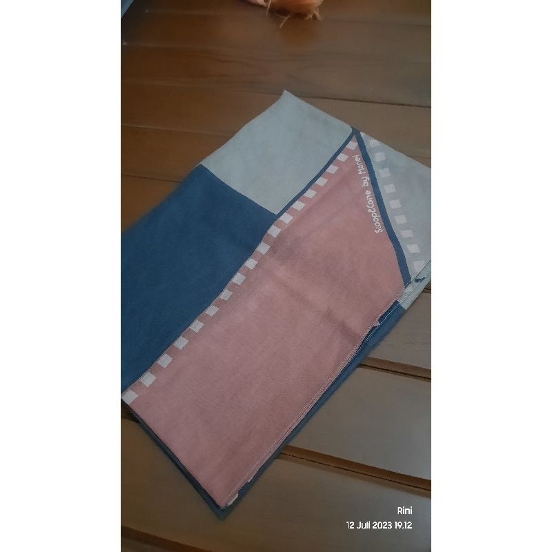 Kerudung Preloved Scoop and Cone