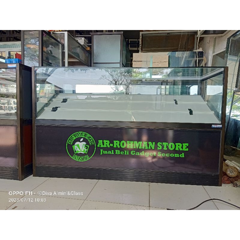 Rak Etalase Konter by Request