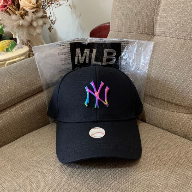 Topi NY MLB Rainbow and White Logo