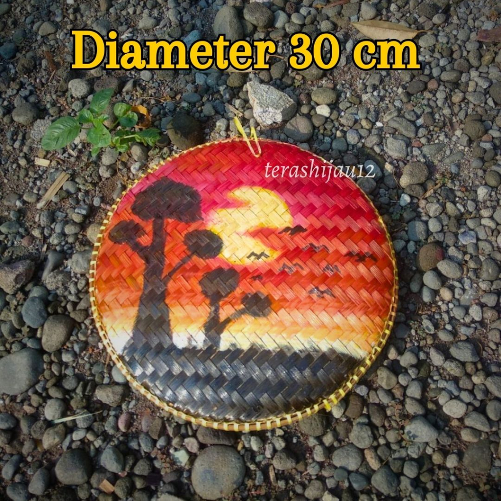 Tampah bambu kecil lukis diameter 30cm, walldecor hiasan dinding café aesthetic