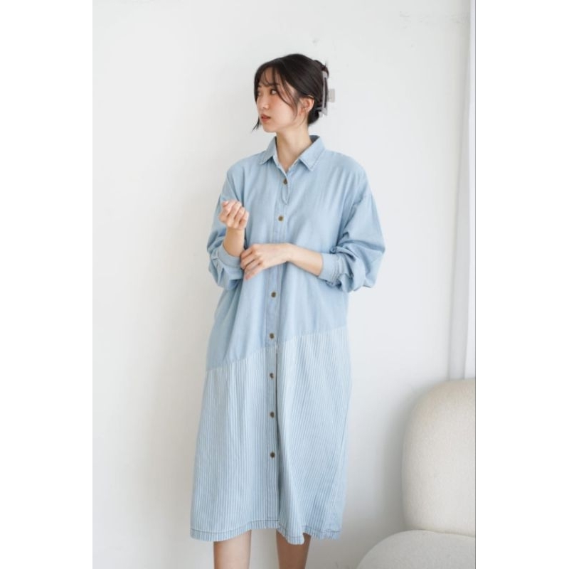 ♡ PREMIUM ♡ ORIGINAL ! VRENIES DENIM BIG SIZE LONG SLEEVE COLLAR BUTTON PLAIN COMBINATION WITH STRIPE JEANS MIDI LOOSE DRESS ( BUSUI &amp; BUMIL FRIENDLY)