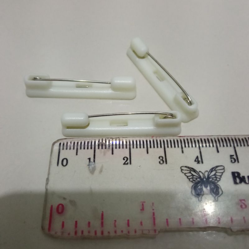 

Peniti Nama Dada Peniti Name Tag