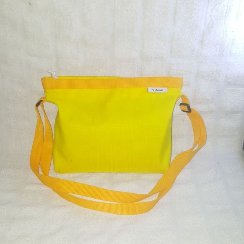 Preloved Tas visval Slempang kecil murah terawat original Bagus kuning