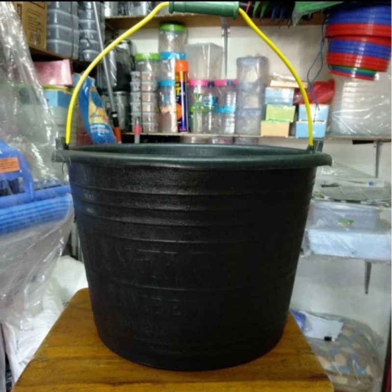 Ember Karet Tebal anti pecah yasindo UK. 18 Cap kuda mas/ Ember Hitam karet tebal UK. 18 Kuda mas