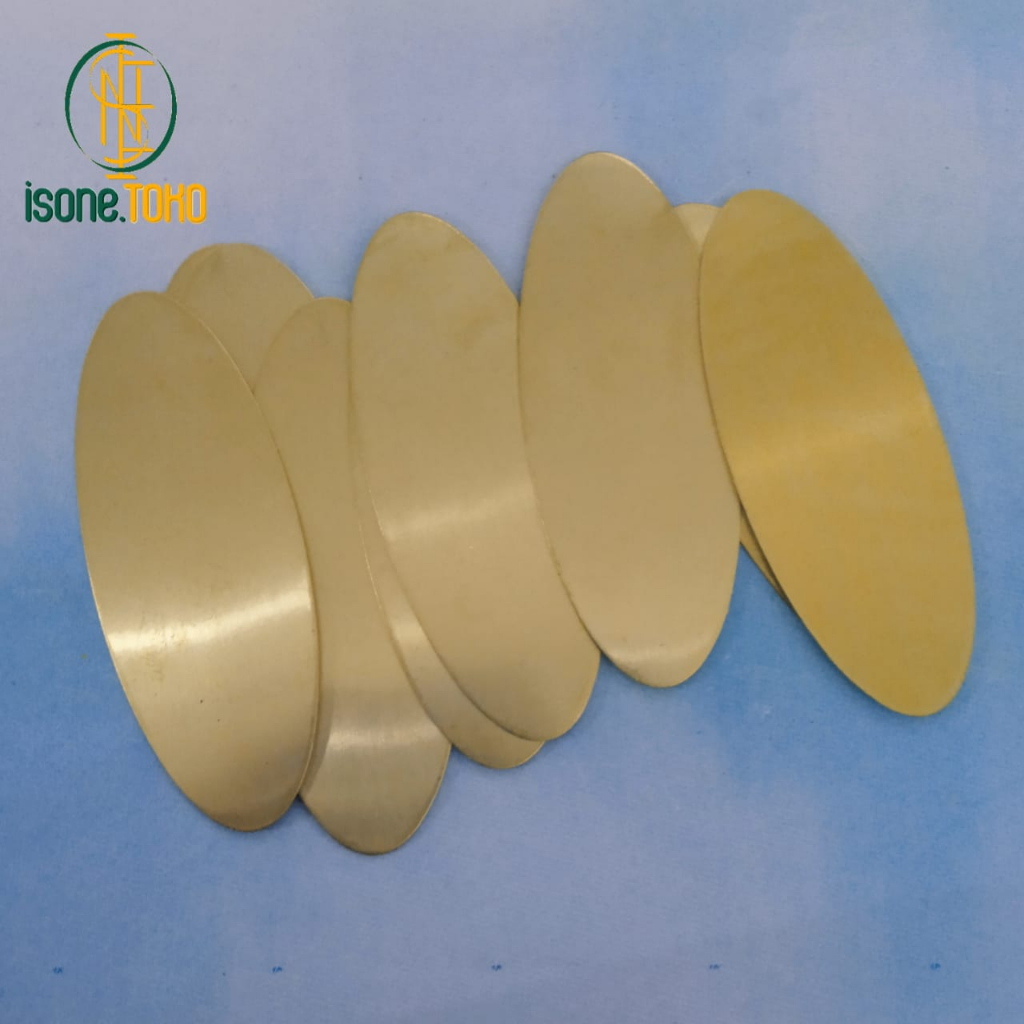 

Bahan Nama Dada /Namet Tag/ Papan Nama Plat Kuningan 0val Kecil 6,5x2,5 Tebal 0.5 Mm