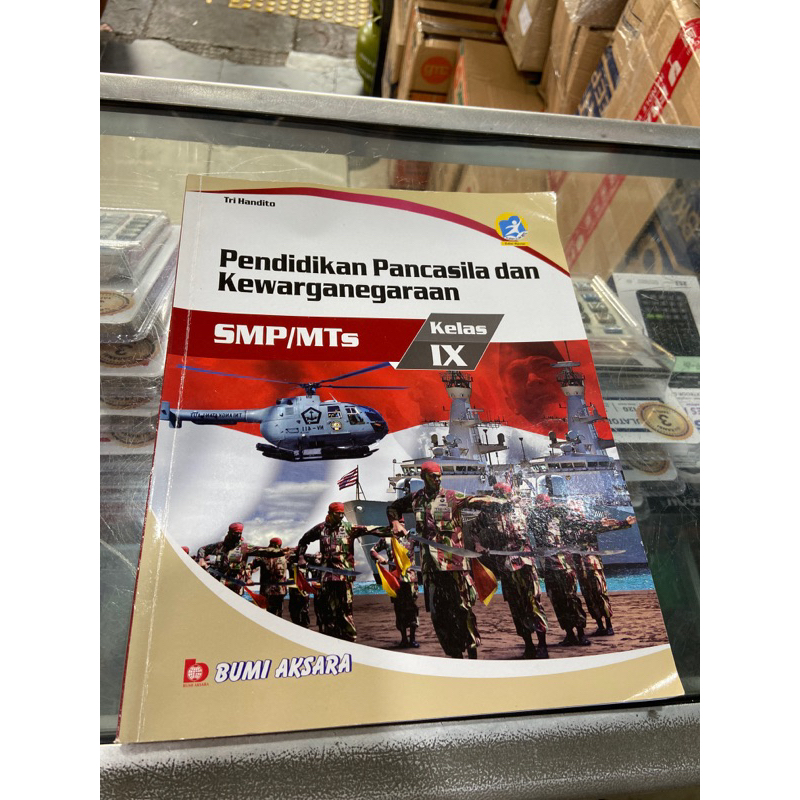 

buku pendidikan pancasila dan kewarganegaraan kelas IX