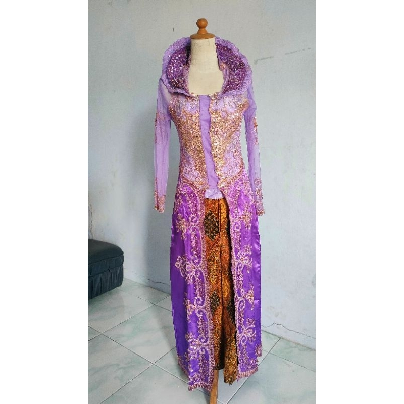 Preloved-Kebaya Model Panjang