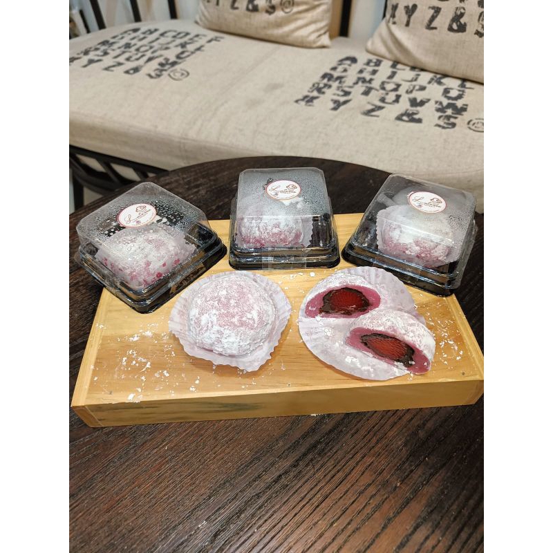 

Mochi Daifuku strawberry chocolate