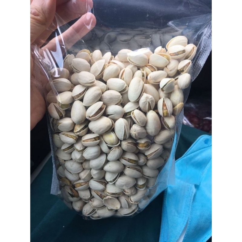 

kacang pistachio import 500 gr / kacang senyum / kacang ketawa / oleh oleh haji & umroh