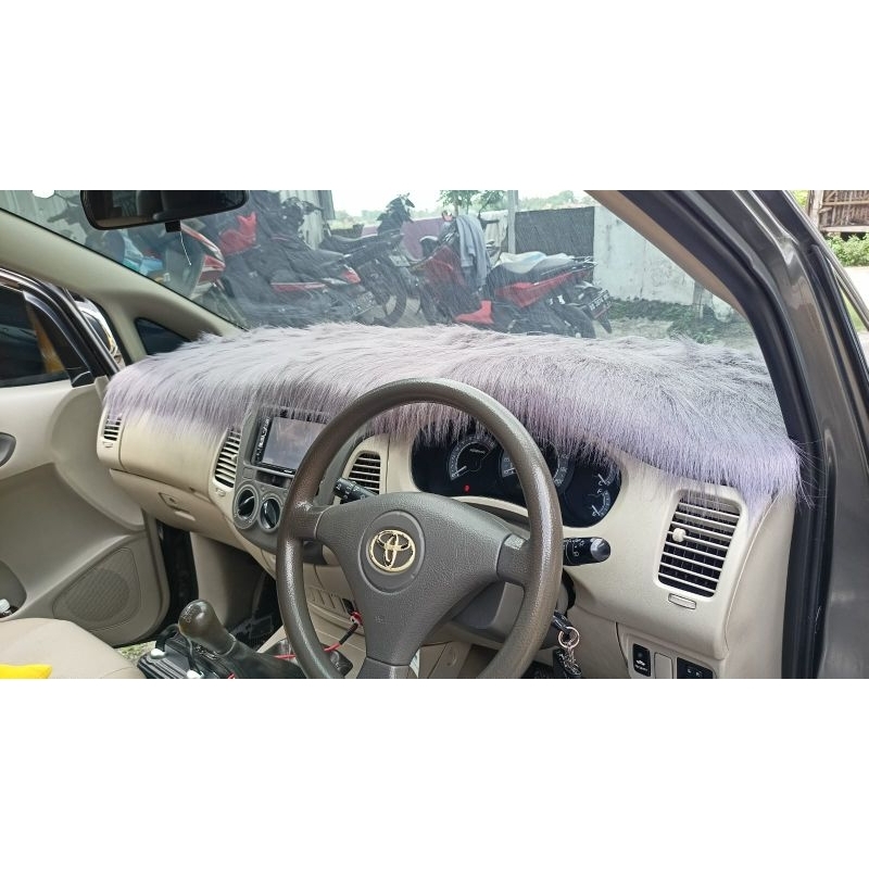Alas Bulu Dashboard Mobil Innova lama / Innova reborn ( costum bulu panjang Korea import )