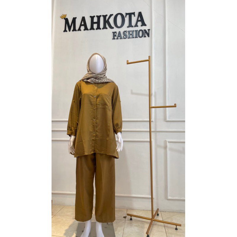 Set celana warna olive