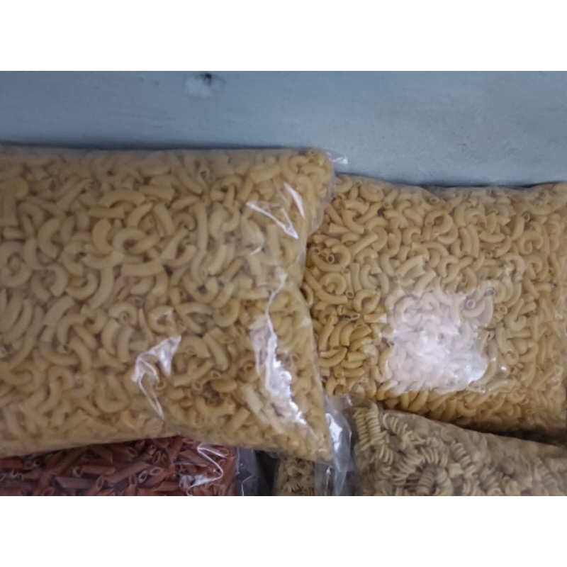 

makaroni mentah 1kg