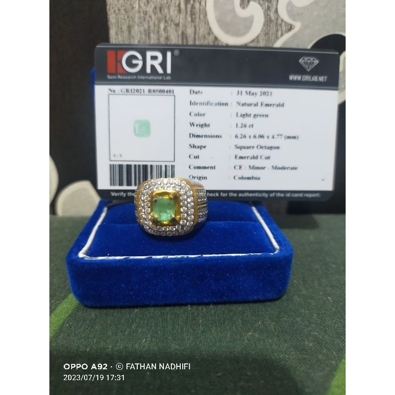 natural emerald beryl Columbia keterangan dimemo
