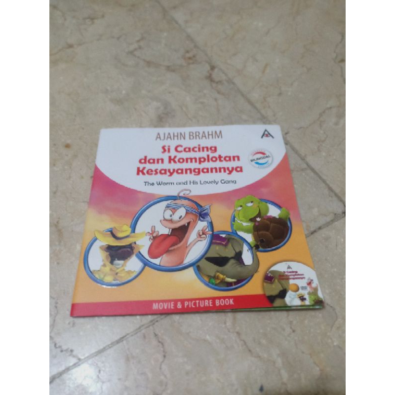 

ajahn brahm si cacing dan komplotan kesayangannya