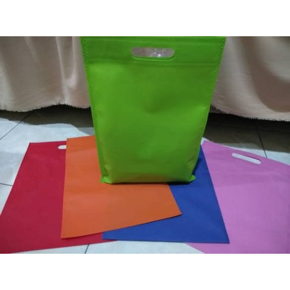 

Tas Kain Spounbond Goodie Bag Tote Bag Oval Polos