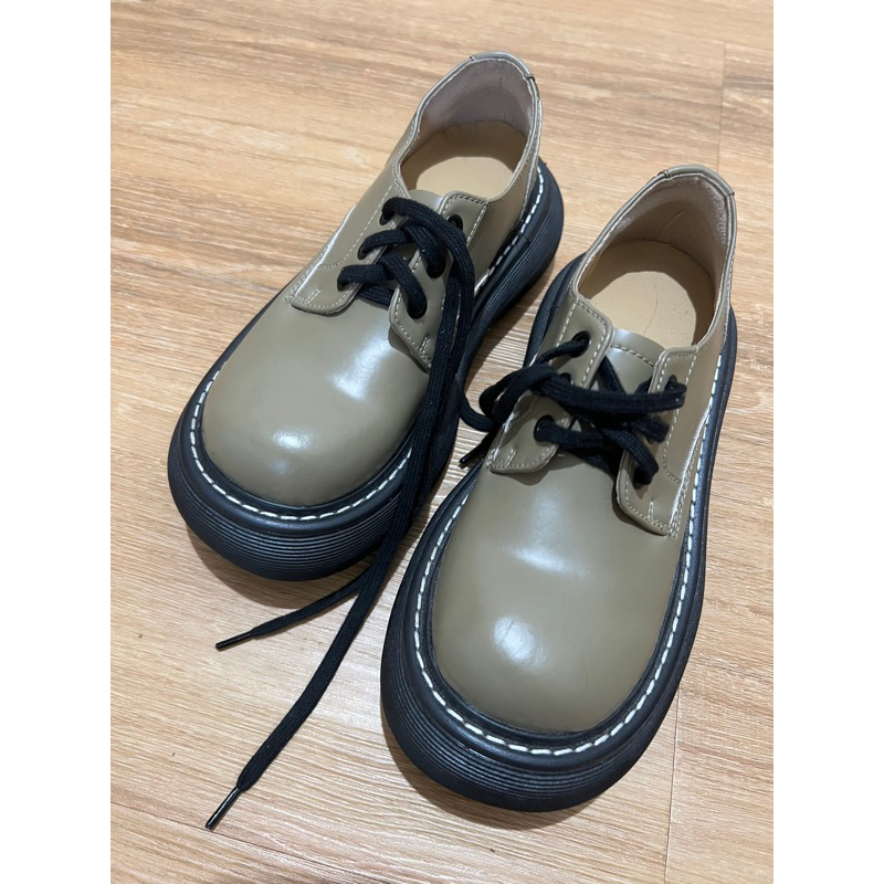 Docmart/ Bottega Venetta look a like Sepatu vintage
