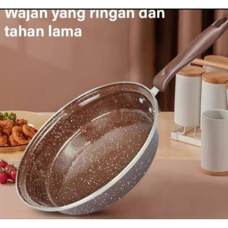 GM Bear Wajan Enamel 1385-Enamel Frying Pan 24cm