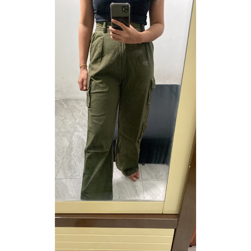 (Nett) Preloved Celana Cargo / Cargo Army / Celana Army / Army Cargo Pants / Army Pants / Celana Hij