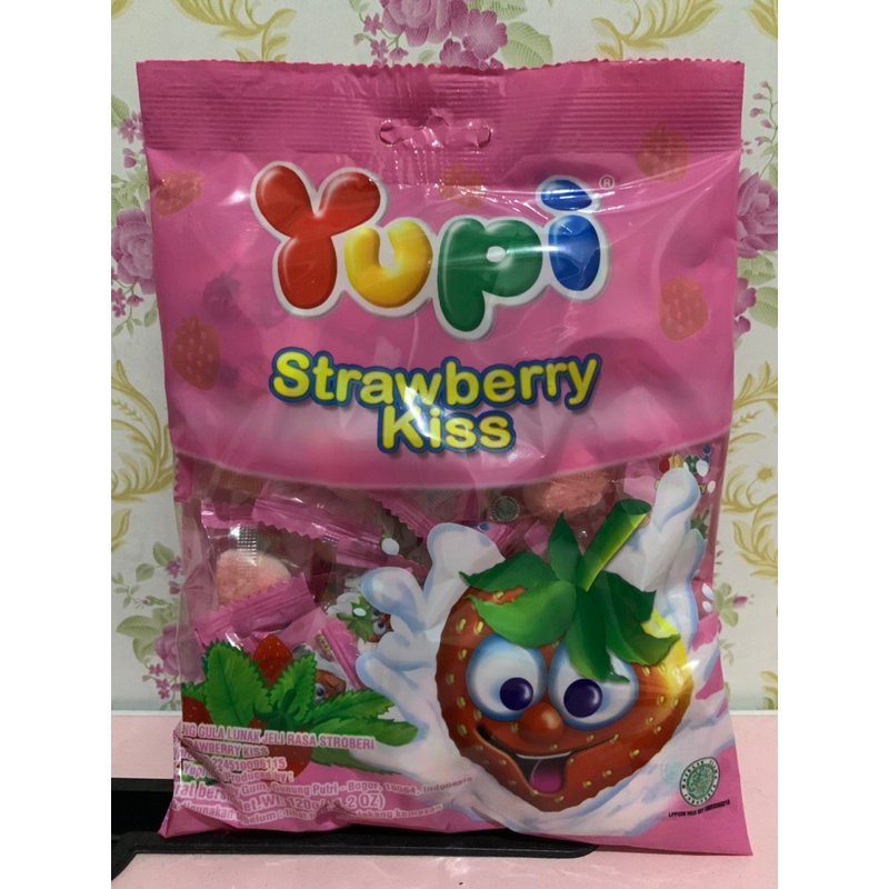 

Permen Yupi Strawberry