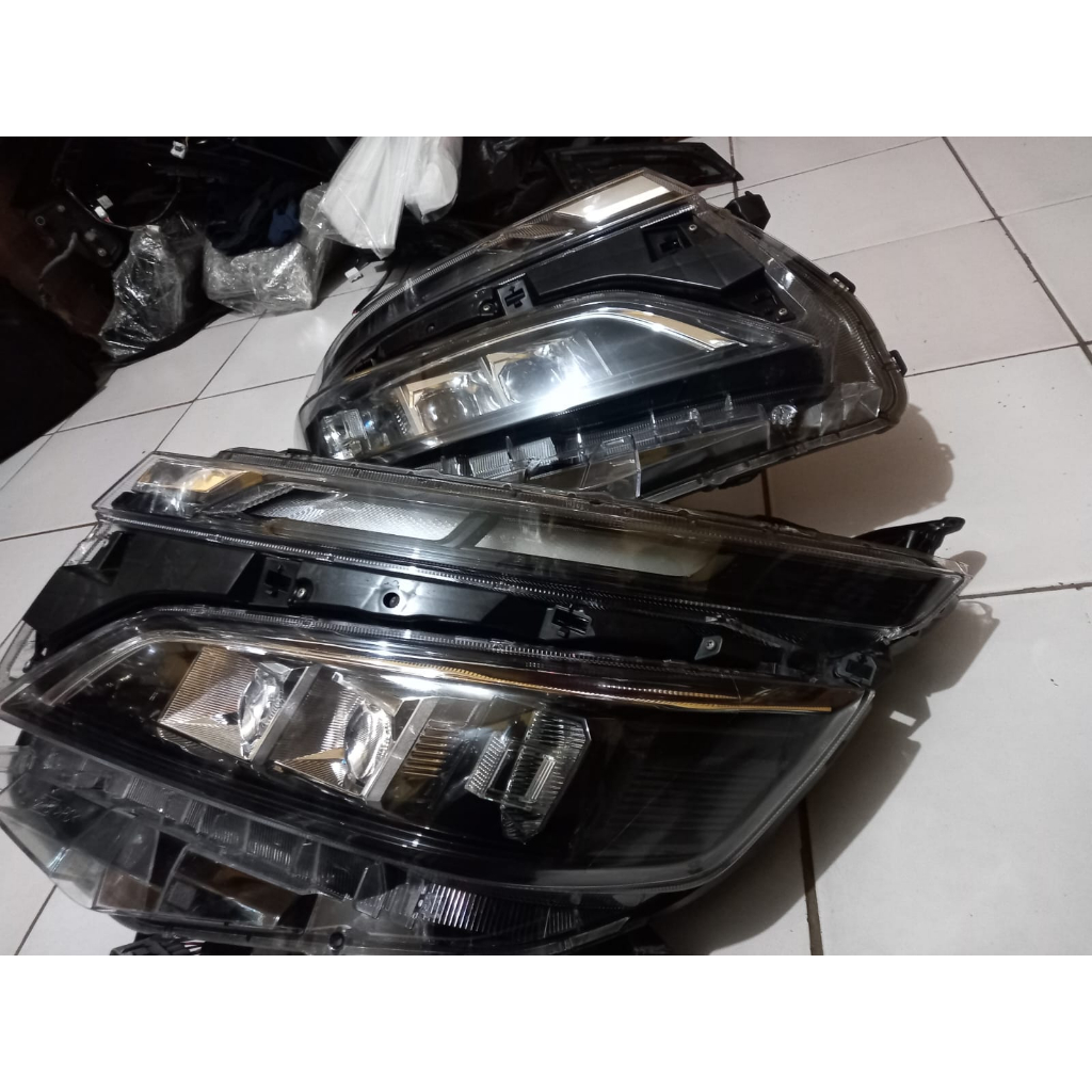 Headlamp Toyota VOXY 2017 - 2022 Original