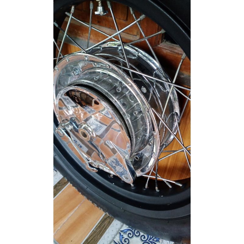 Tromol Jumbo Diameter 27 - 28 cm. Setara dengan tromol Yamaha Tx750 not tromol sr400 not tromol xs65