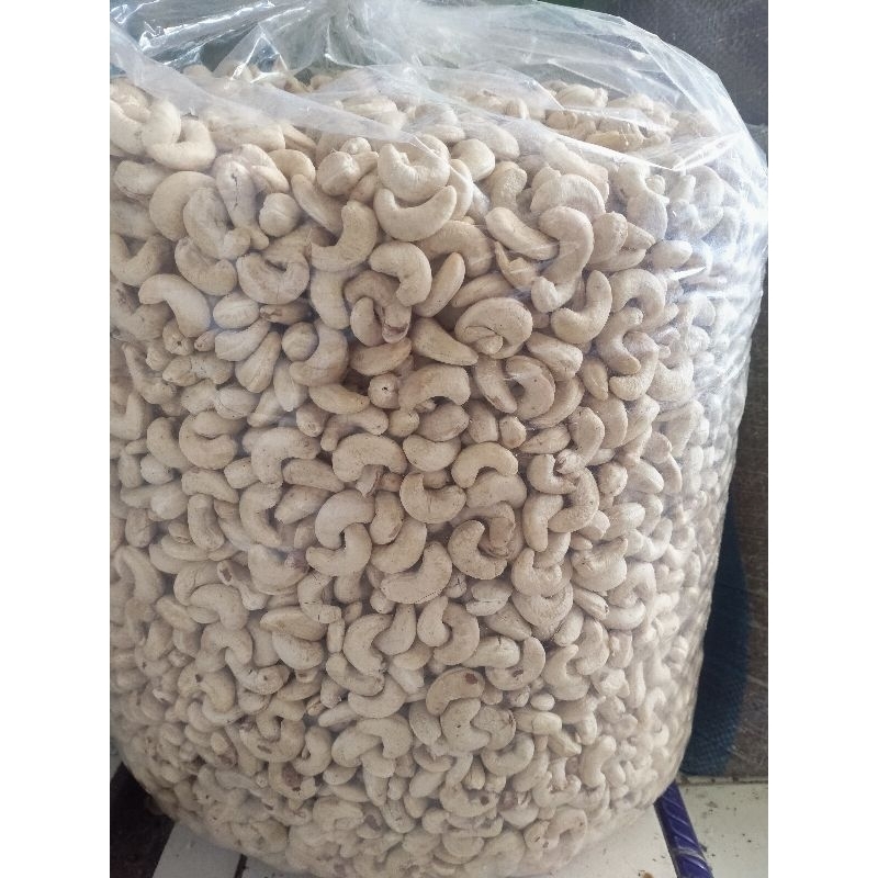 

kacang mete / Mede 1 kg mentah