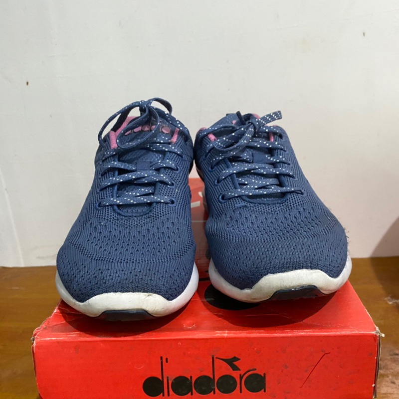 Preloved Sepatu Diadora | Preloved Sneakers Diadora | Preloved Sneakers Wanita | Preloved Sepatu Run