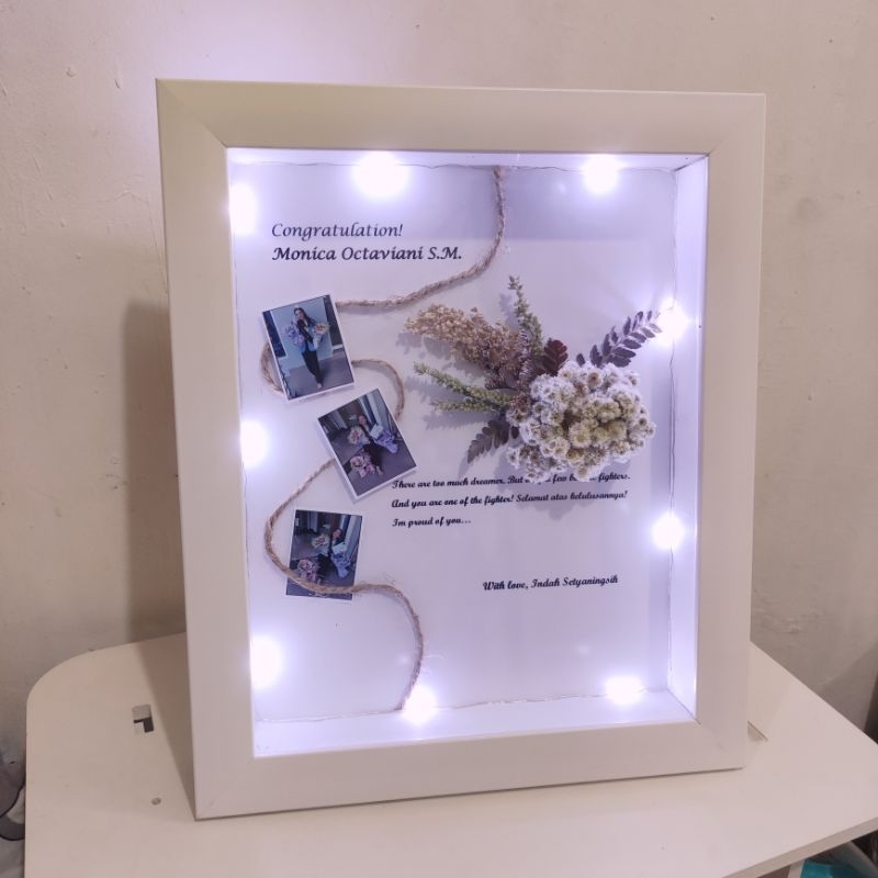 Hadiah wisuda ulang tahun anniversary wedding bingkai 3D / frame 3D
