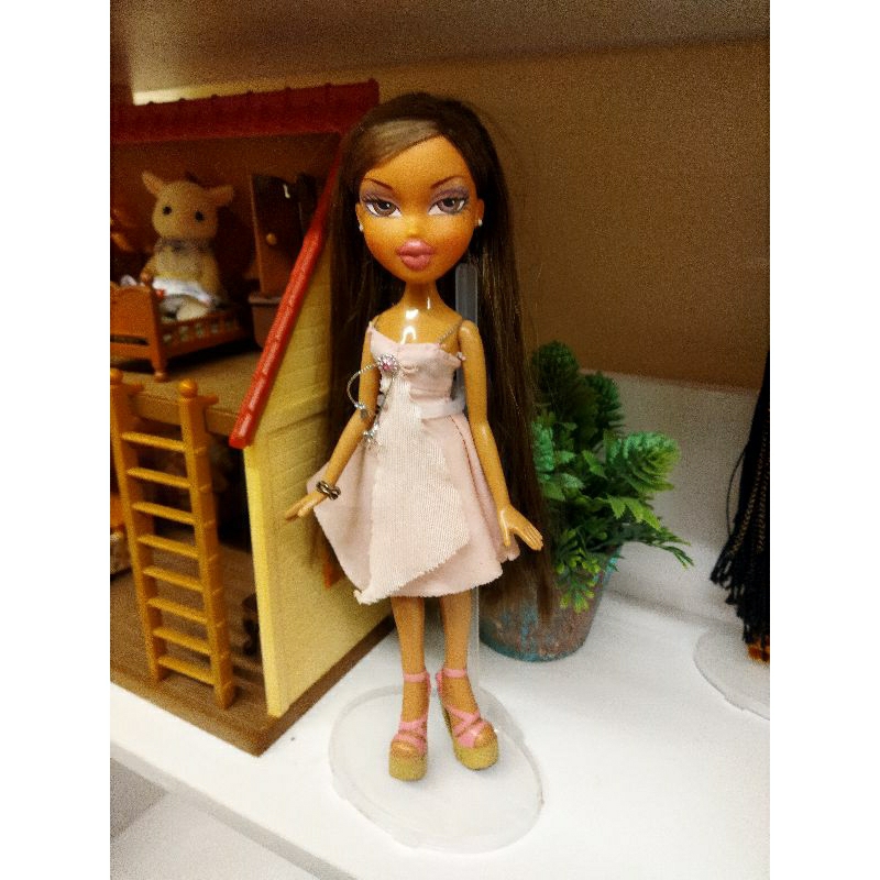 boneka bratz preloved