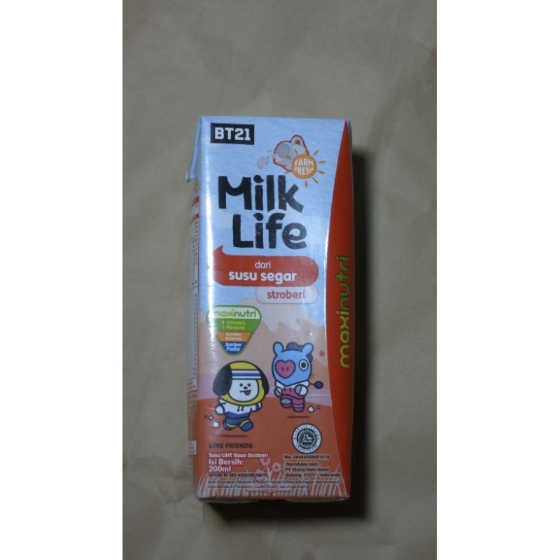 

Susu Milk Life Rasa Strawberry 200ml