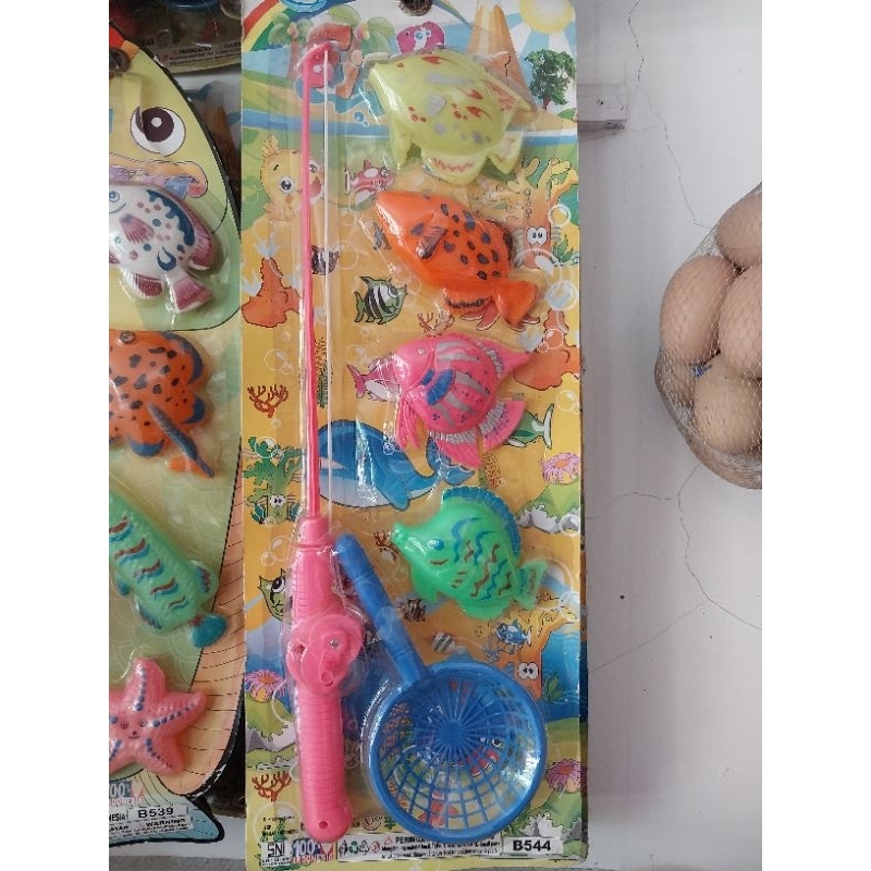 Mainan anak pancing ikan
