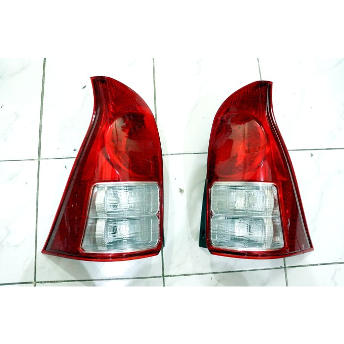 Stop lamp mobil Avanza 2012-2014 model Ori ferrari variasi