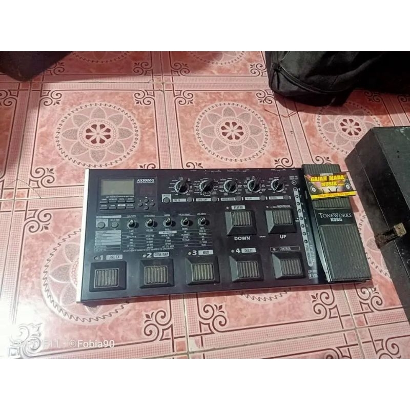 EFEK GITAR KORG AX 3000