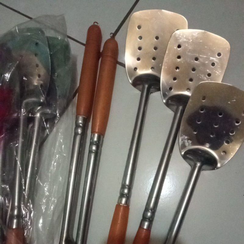 Sodet Stainless Gagang Kayu / Sodet Lubang Kecil