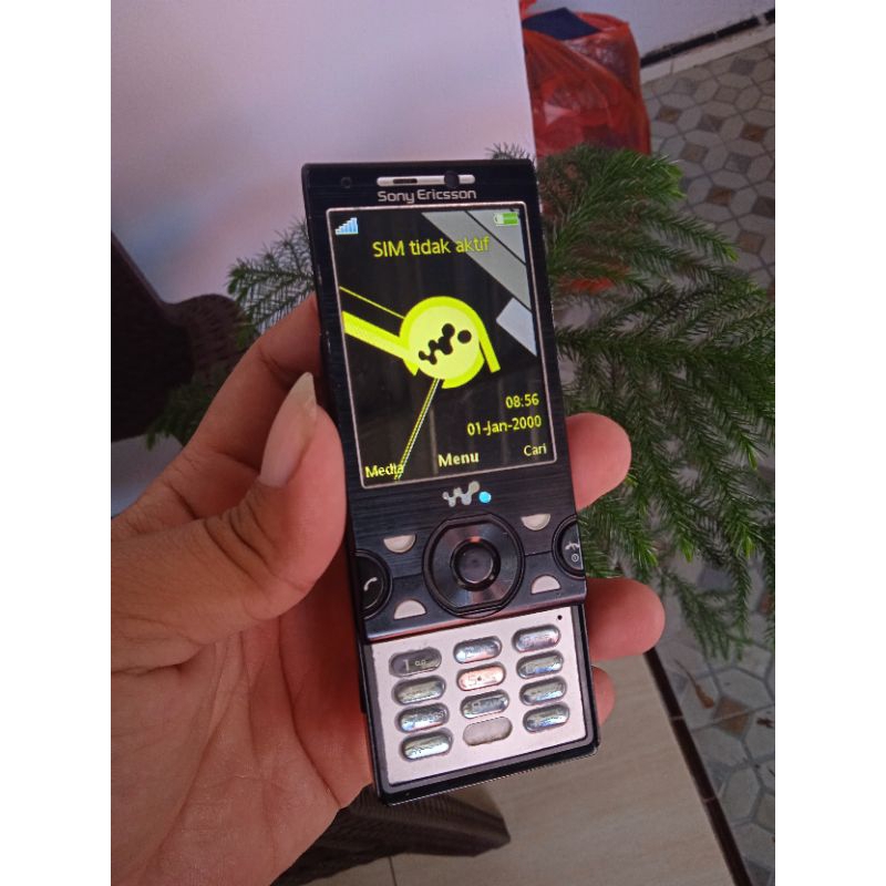 Hp jadul Sony Ericsson W995 8Gb mulus segel Registrasi