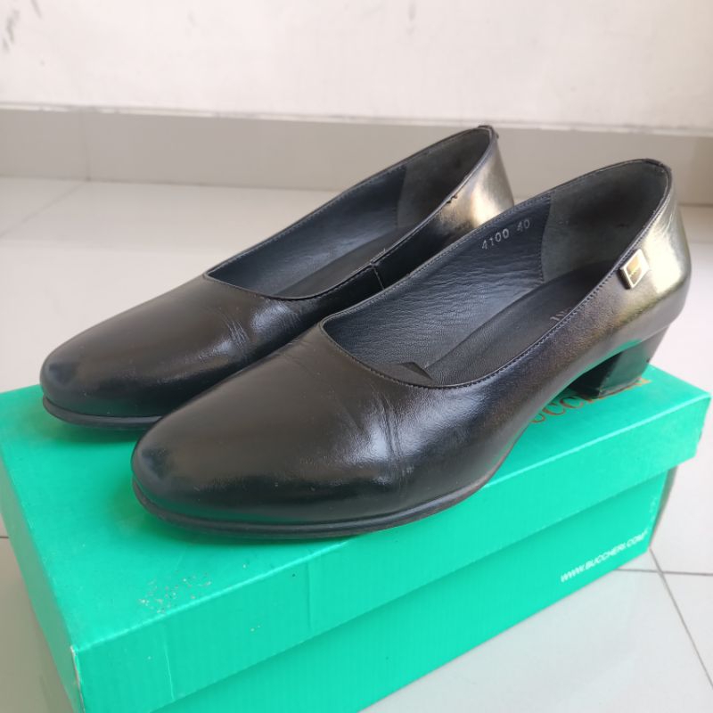 Sepatu Pantofel Wanita Buccheri Size 40 Hitam NEGO